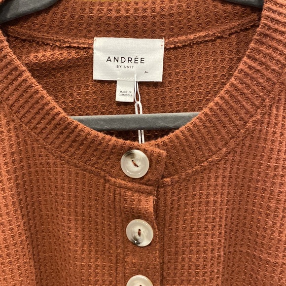 NWT Andree By Unit rust waffle top size medium - Picture 2 of 7